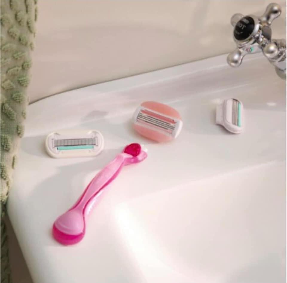 Dao Cạo Nữ Gillette Venus Sensitive Plus 3 lưỡi