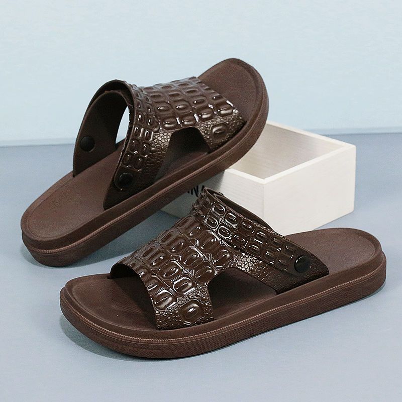 Sports Sandals Men's Shoes 2024 Summer New Outwear Beach Sandals Thick Sole Soft Sole Driving Wear Two Old Men's Shoes