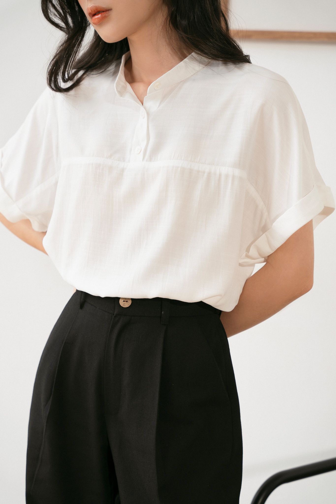 Sơ Mi Ngắn Tay Bổ Trụ Madelen