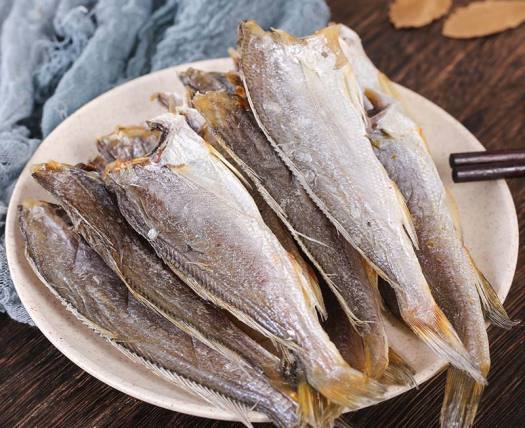 Khô Cá Đù-Khô cá đù chấy tỏi thơm lừng gian bếp - Khô Cá Đù
