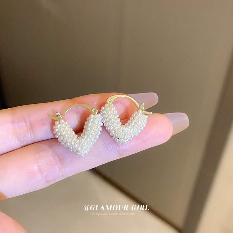 Pearl stud earrings for women