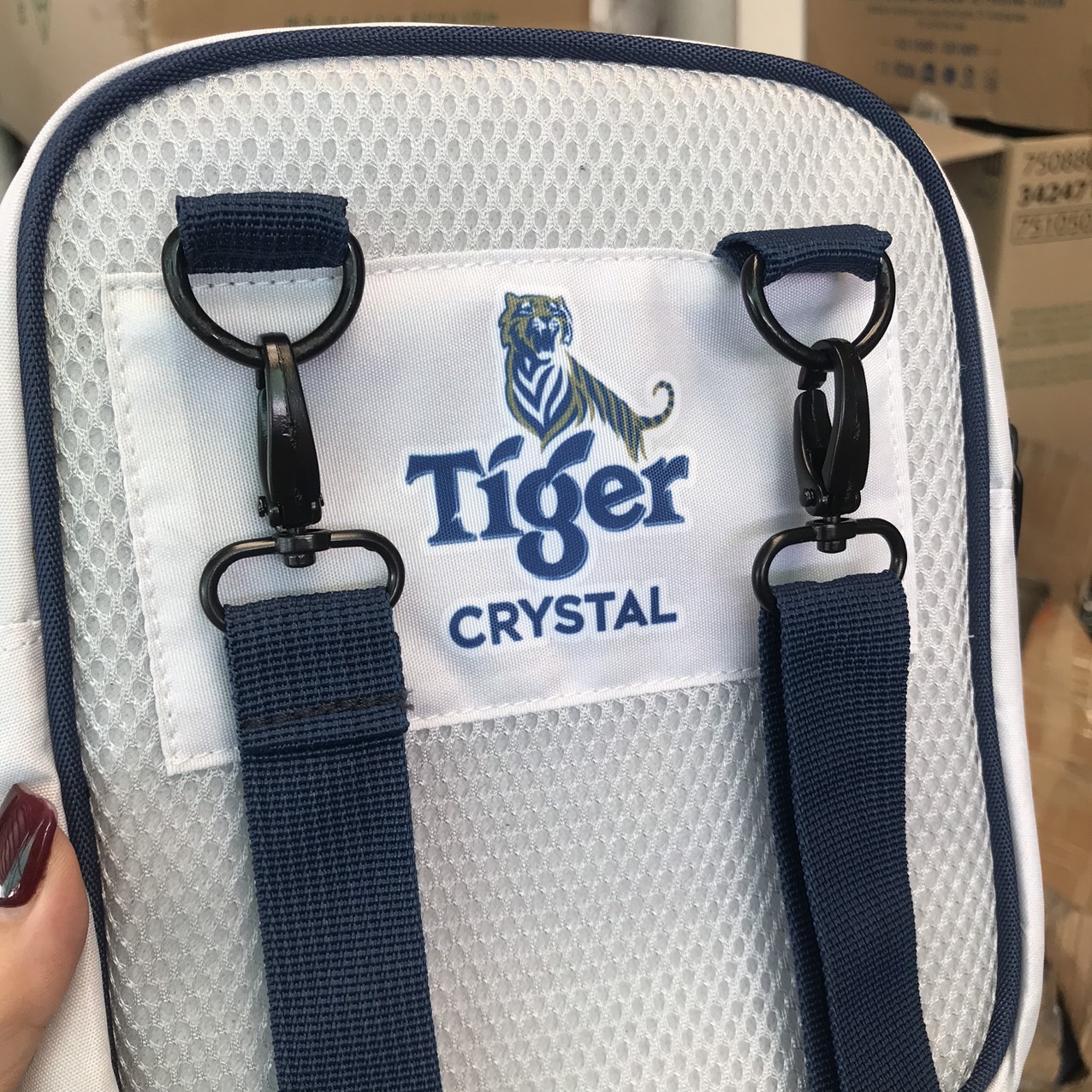 Túi đeo chéo Tiger Crystal
