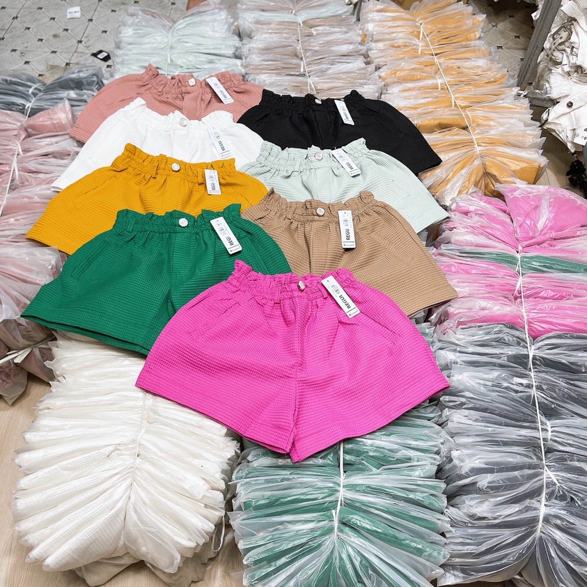 Quần Short Lưng Thun Chất Xốp Đóng Nút Eo Co Giản,LY STORE