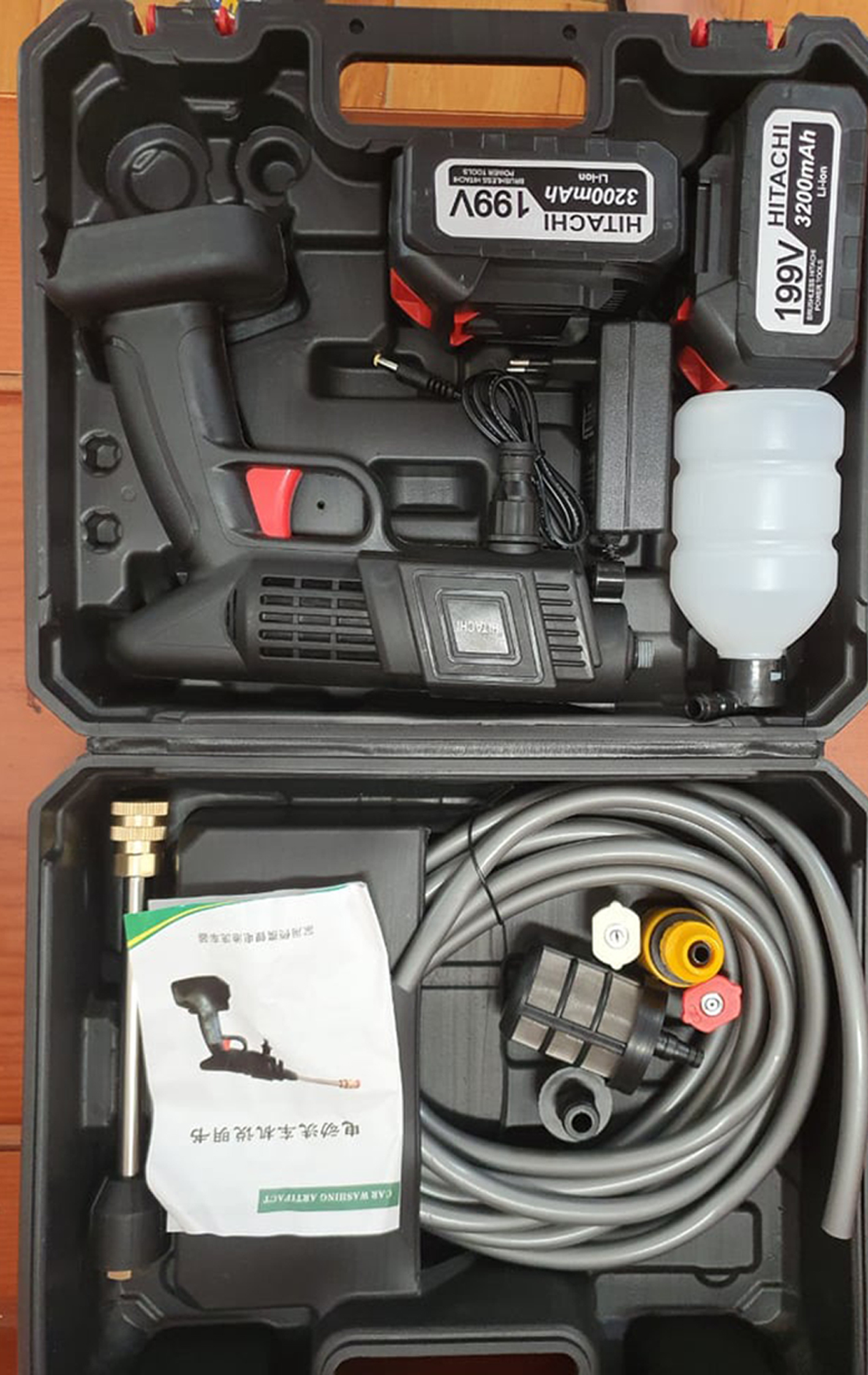 Máy rửa xe Áp Lực Cao Dùng Pin HITACHI 199V