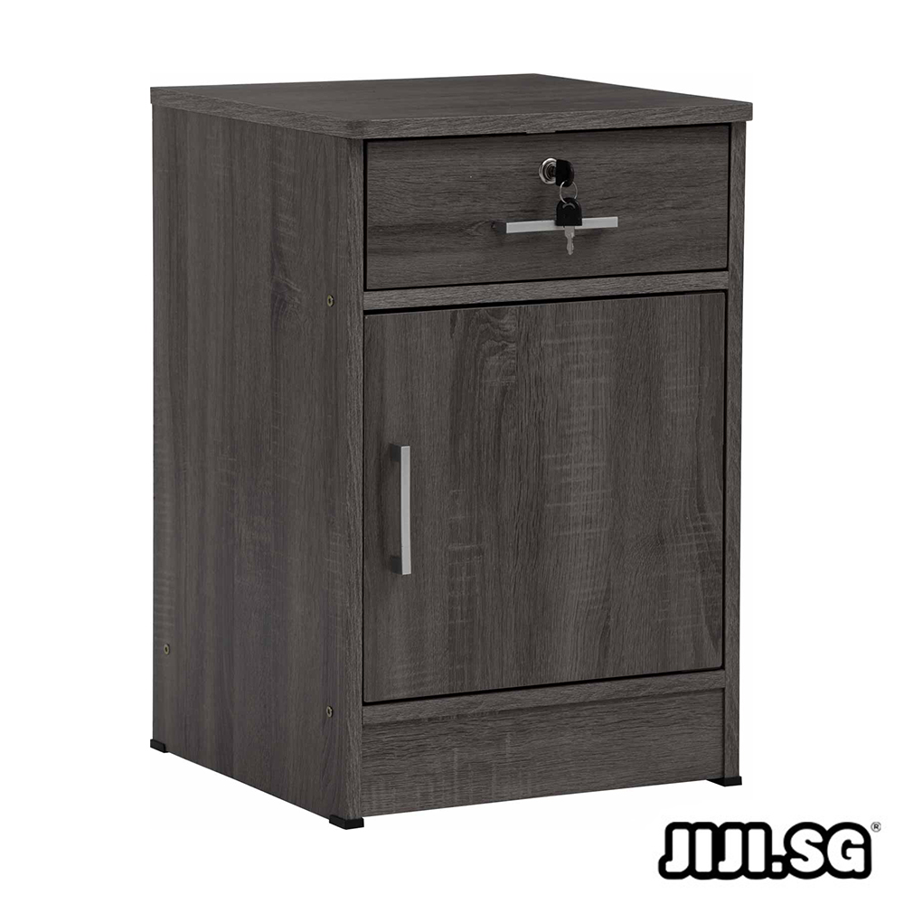 (JIJI.SG) DUBLIN Bedside Table (Preassembled) Light Weight / Bedside