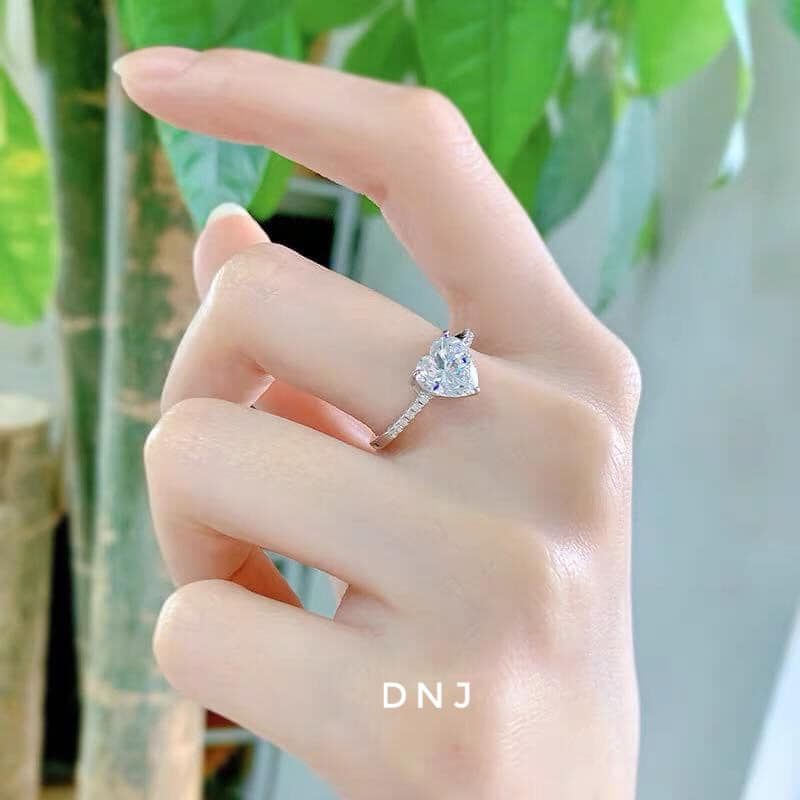 Nhẫn bạc đính đá trái tim