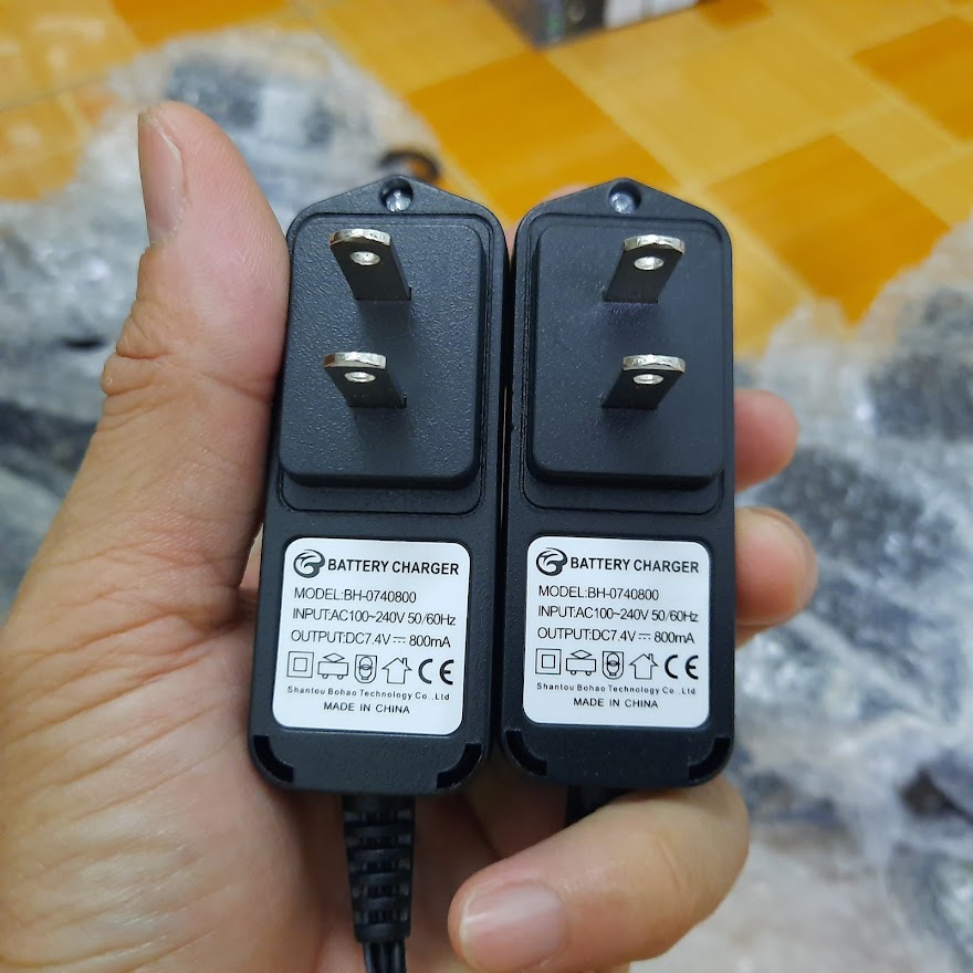 Củ sạc pin 7.4V cổng nối XH-3P (không kèm pin)