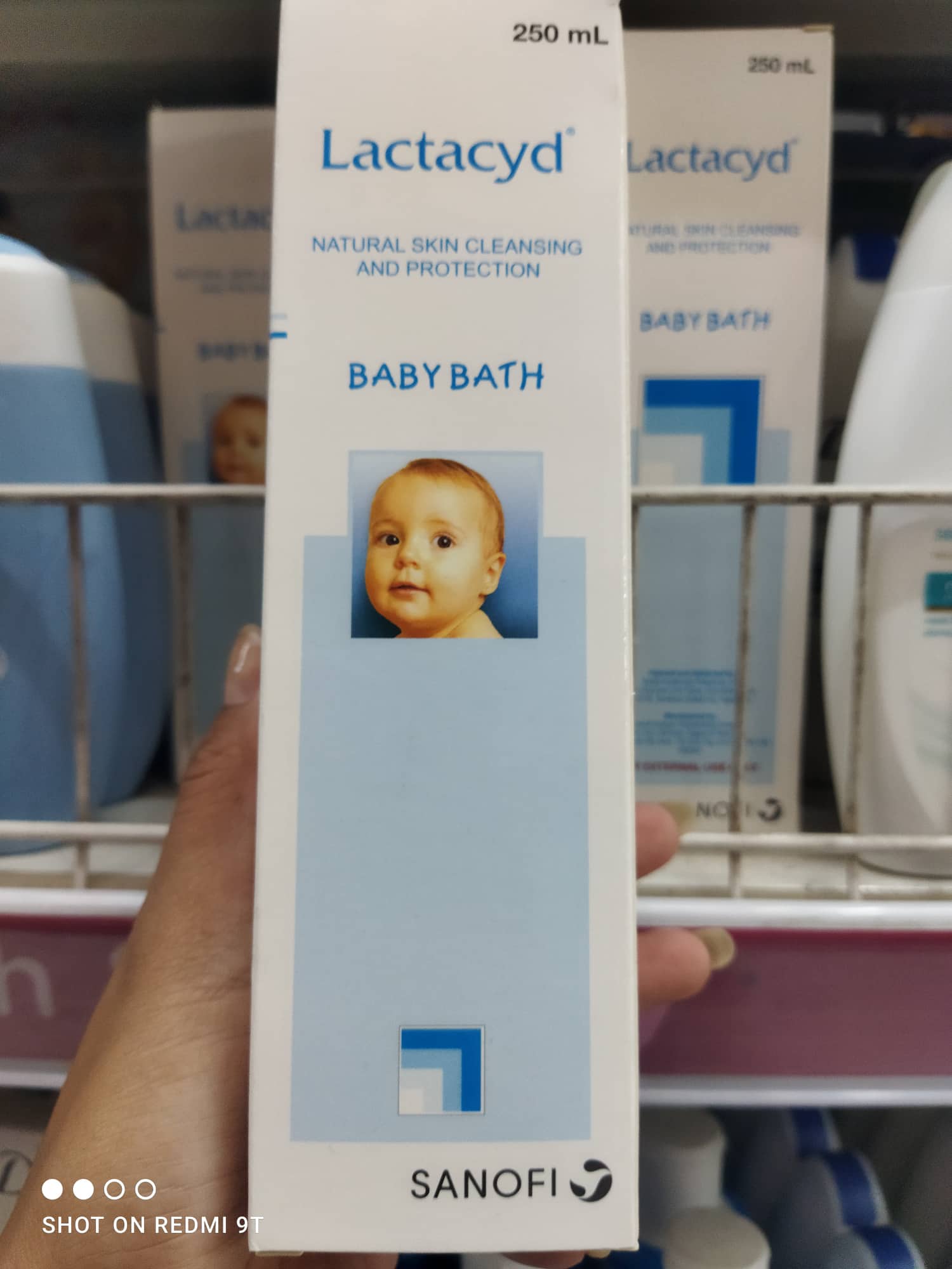 LACTACYD BABY BATH, natural skin cleansing and protection (250 mL) Lazada