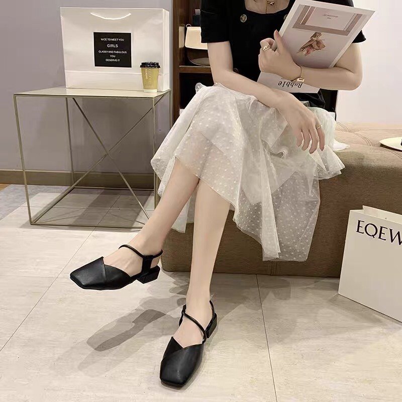 Giày sandal mũi nhọn quay đan kiểu mới