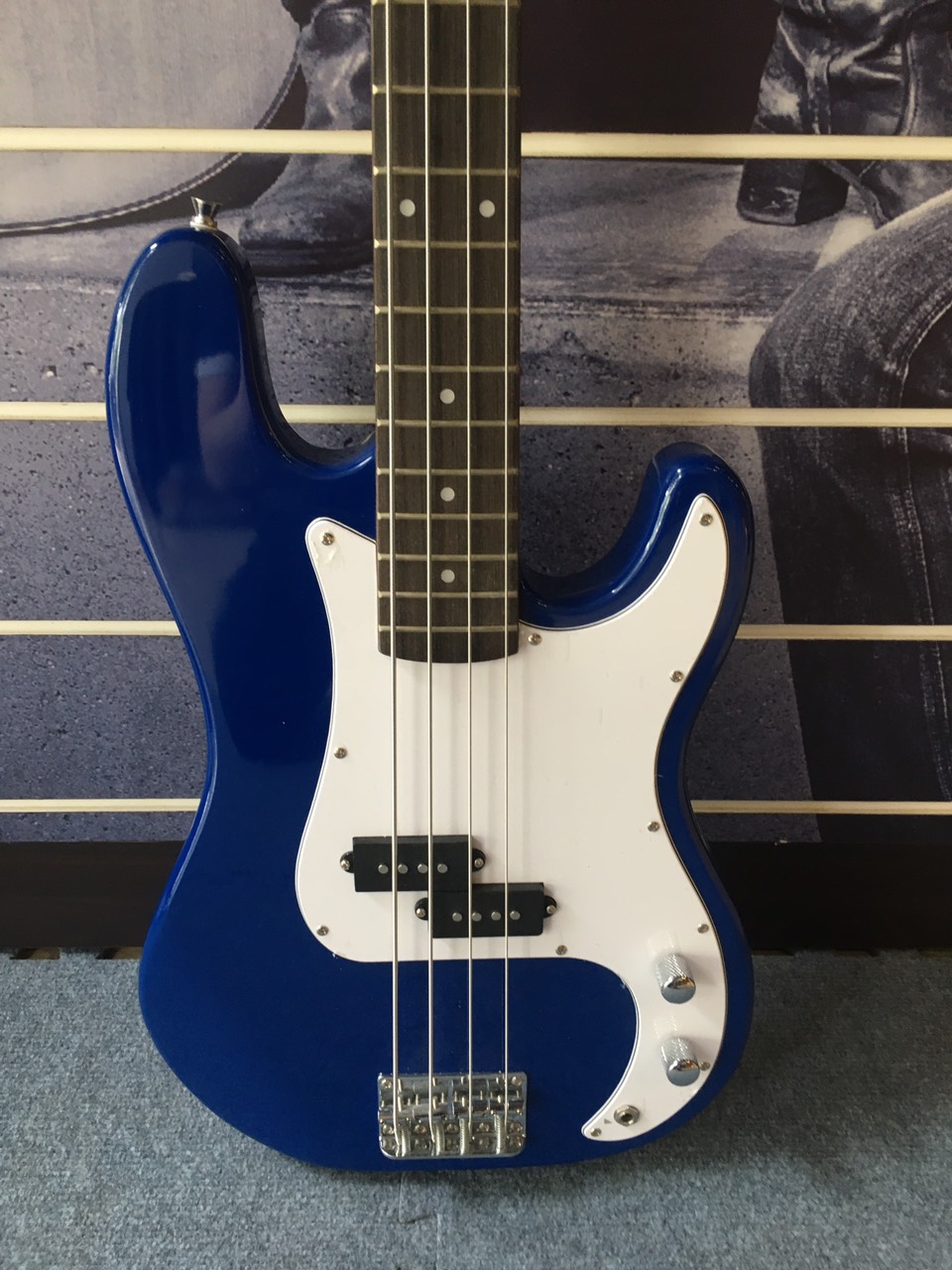 Đàn guitar bass 4 dây chất lượng tốt