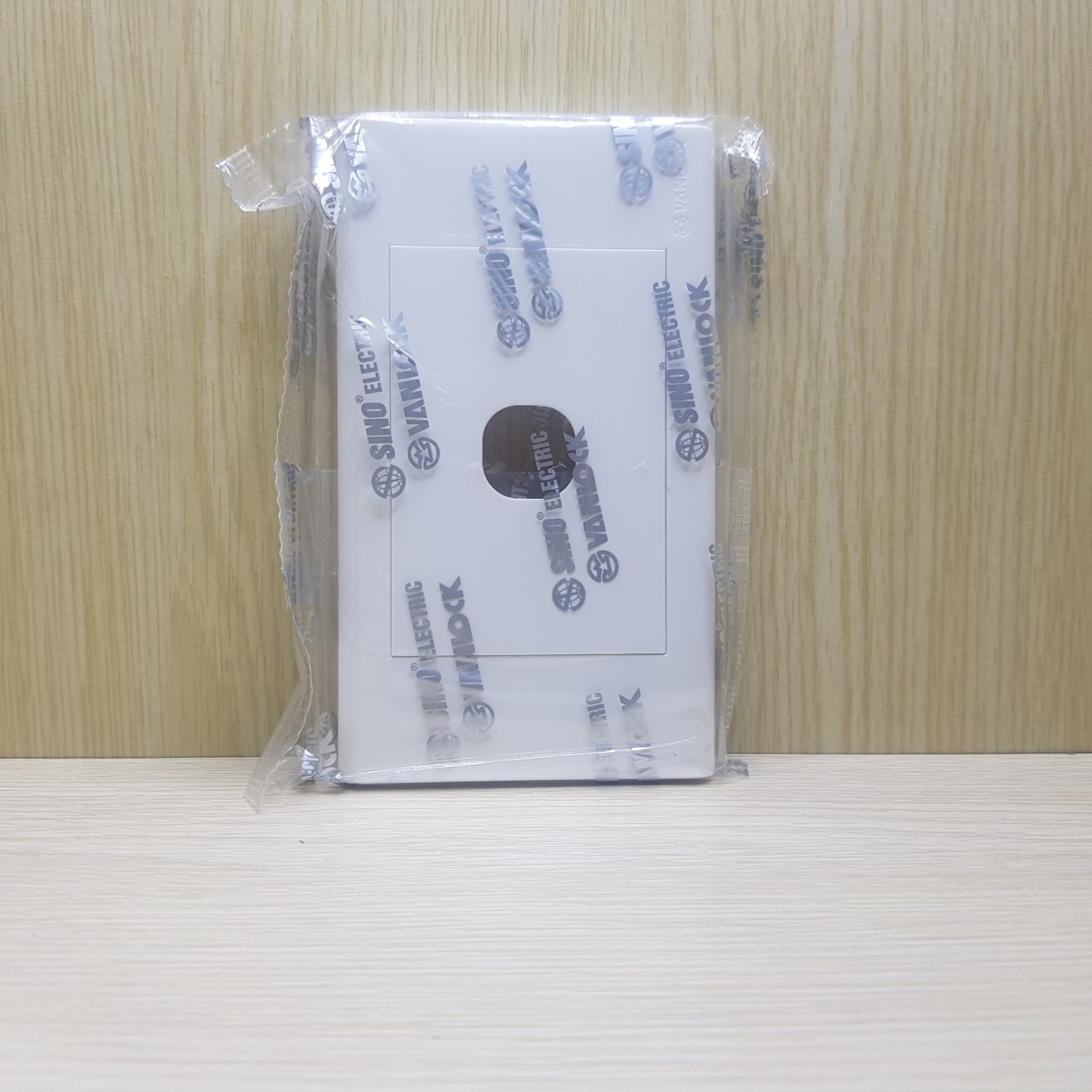 COMBO 10 MẶT CÔNG TẮC SINO - VANLOCK ( 1 CT, 2 CT, 3 CT , 4 CT )