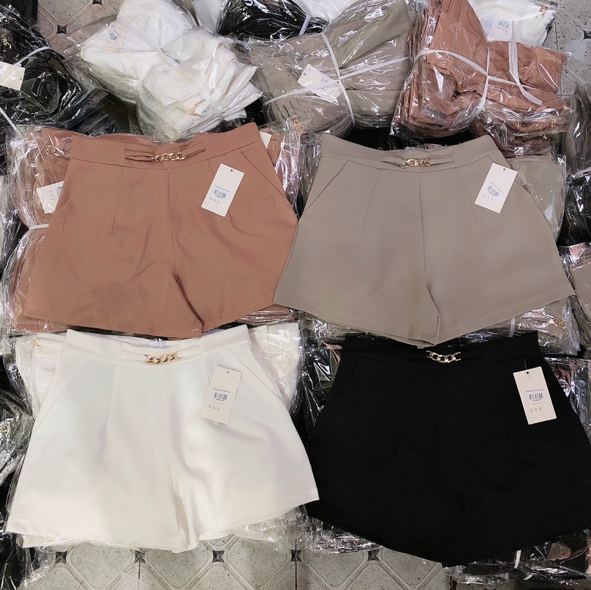 Quần Short Vải Tuyết Mưa Phối Xích