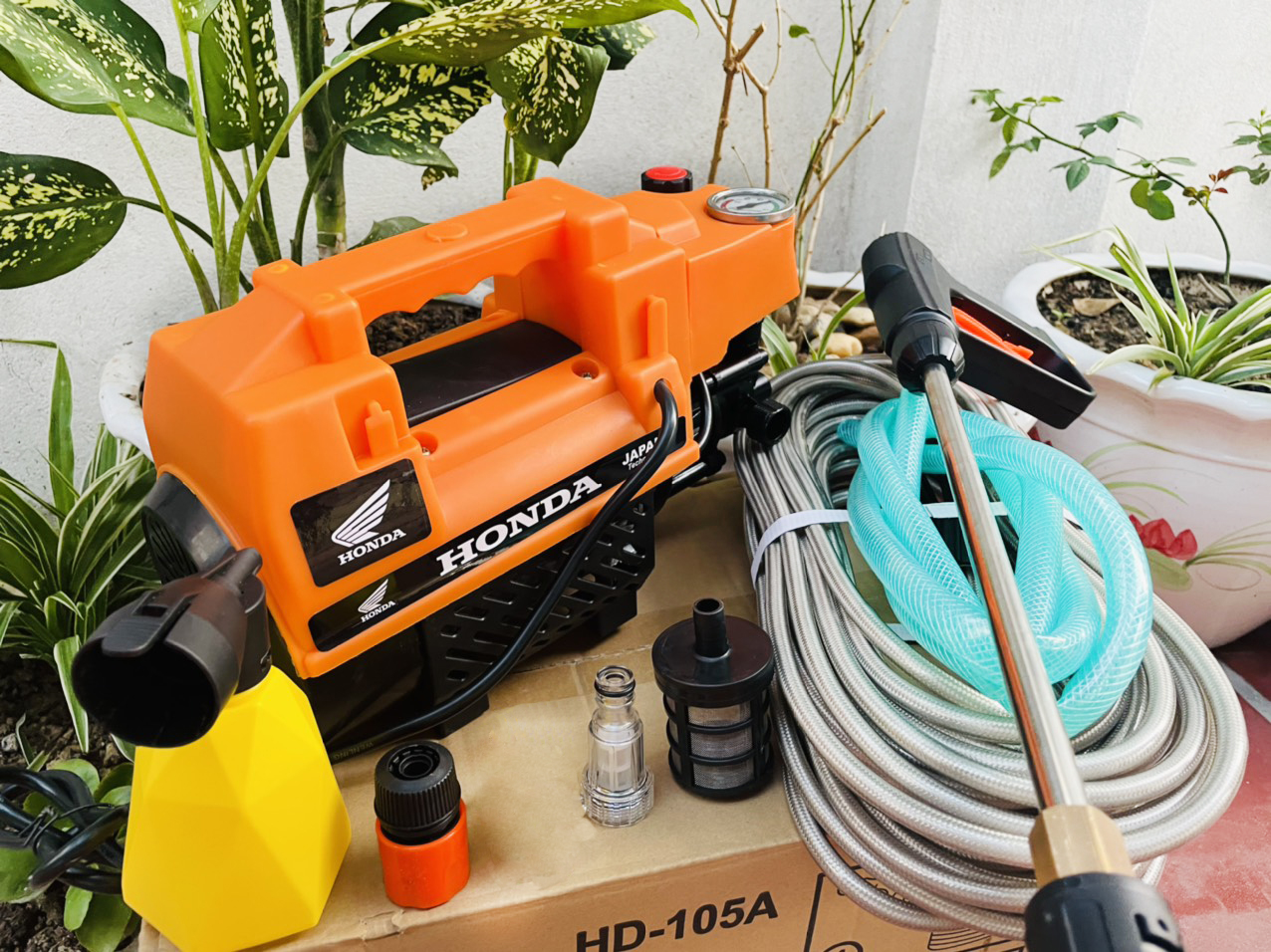 máy xịt rửa xe chỉnh áp giá rẻ