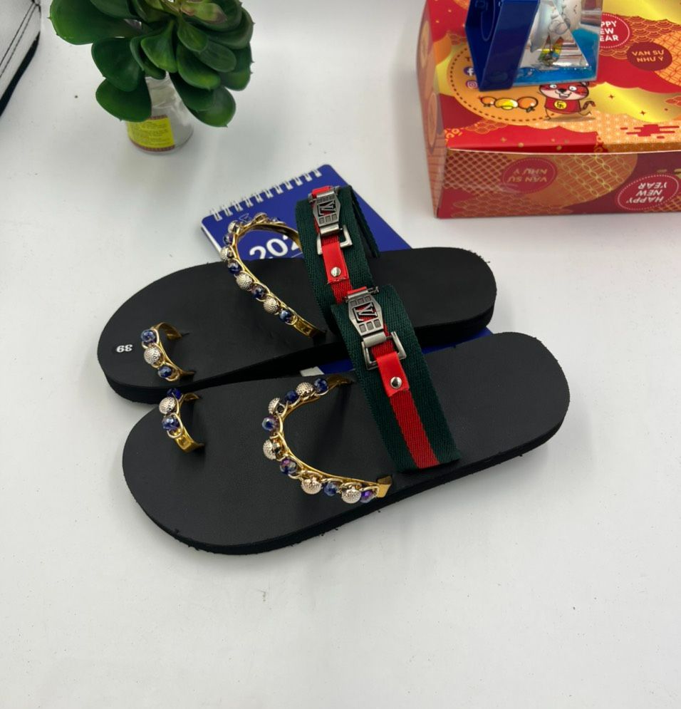 Dép xỏ ngón xoàn nữ ( thới giới dép sandal )