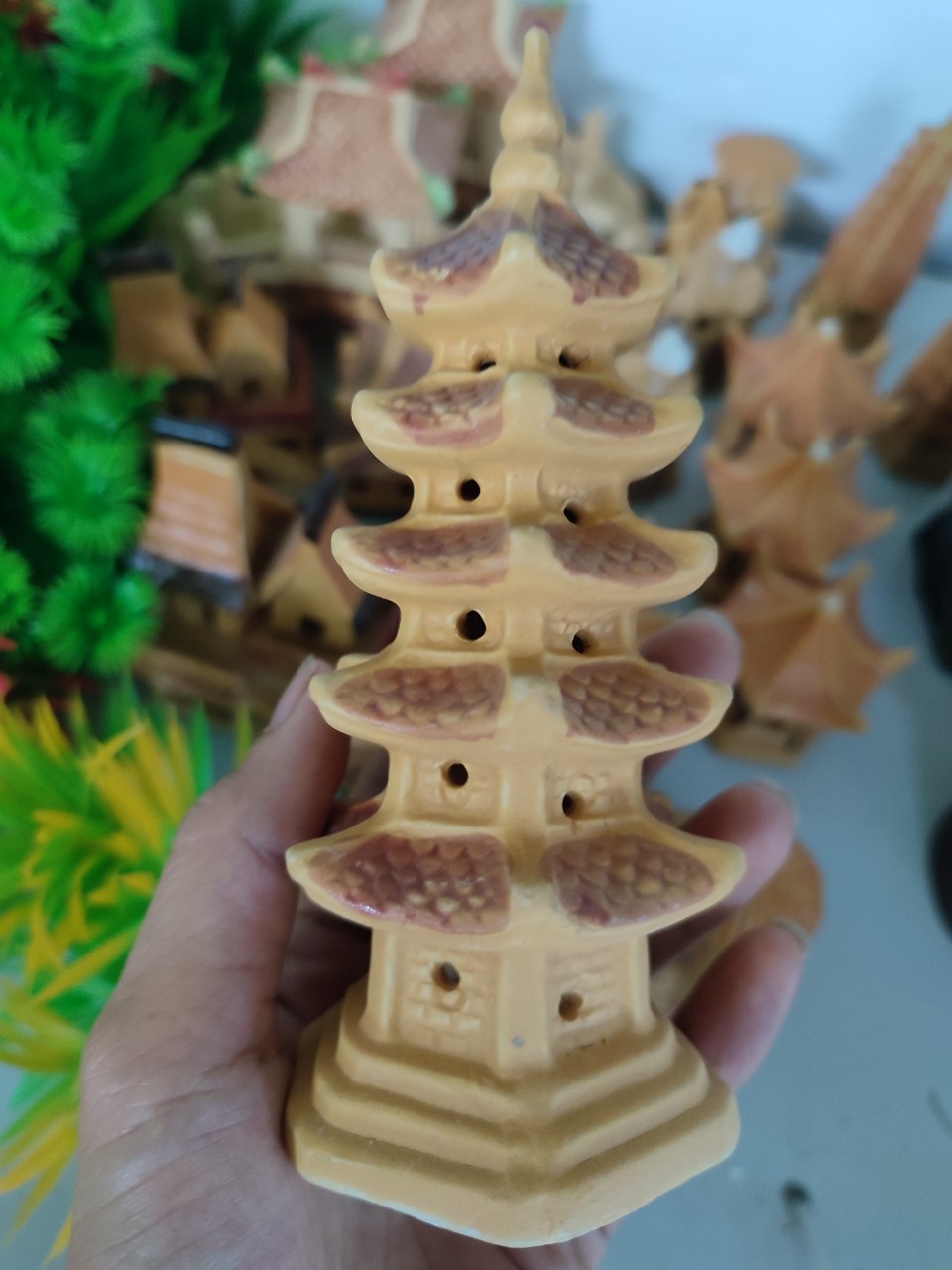 Tiểu cảnh trang trí bể cá, hòn non bộ