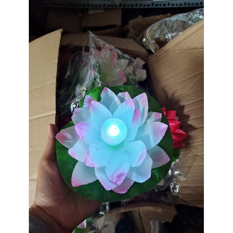 Đèn led gắn lồng đèn giấy thay thế đèn cầy