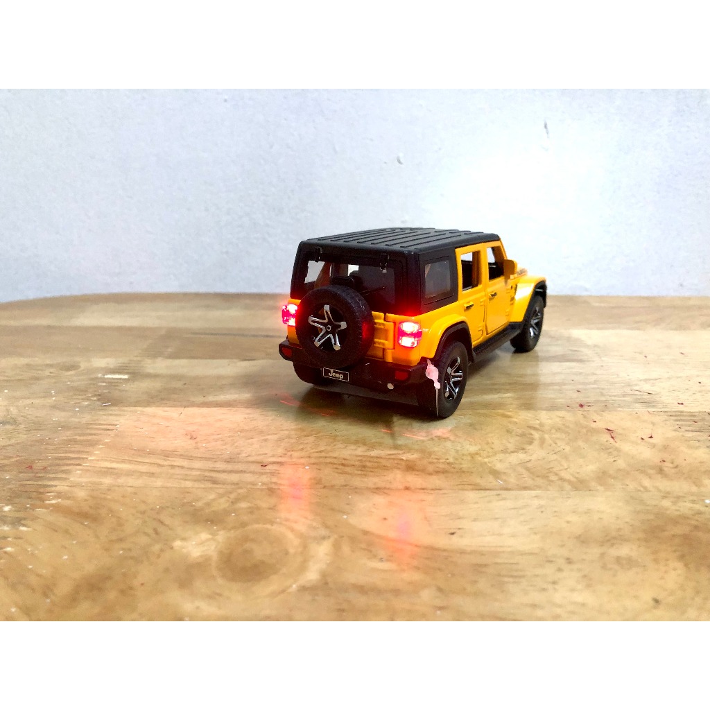 Mô hình xe Jeep Wrangler Rubicon _ Tỷ lệ 1:32