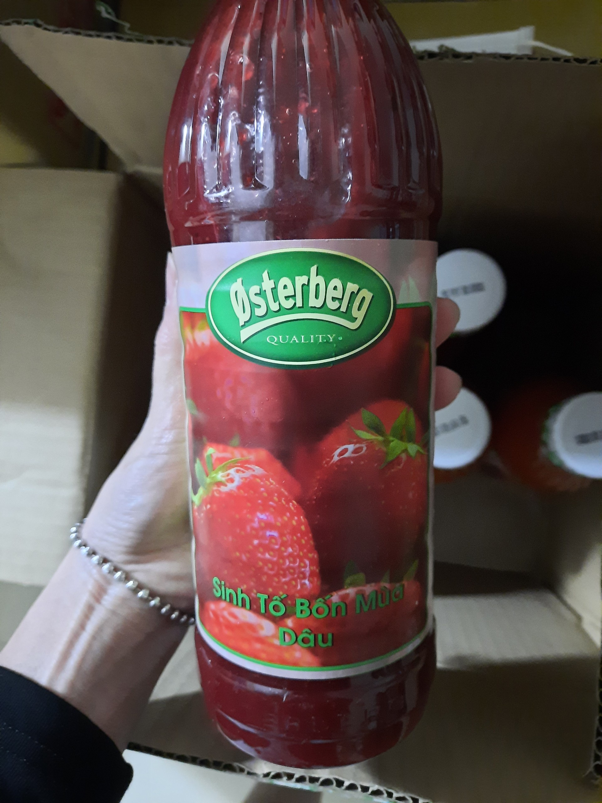 Sinh tố Dâu Osterberg chai 1L