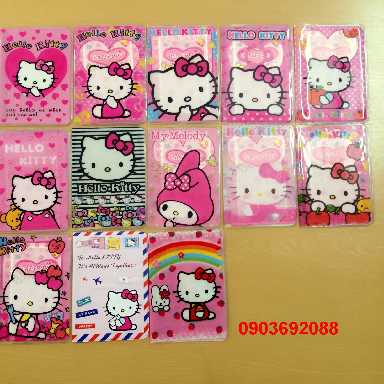 Vỏ bọc hộ chiếu - passport Plastis dẻo Hello Kitty