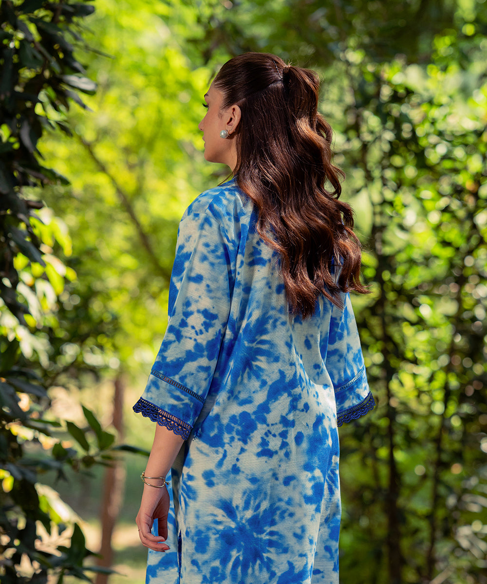 Kross%20Kulture%20-%202PC%20-%20Printed%20Khaddar%20Suit%20For%20Women%20-%20Image%203