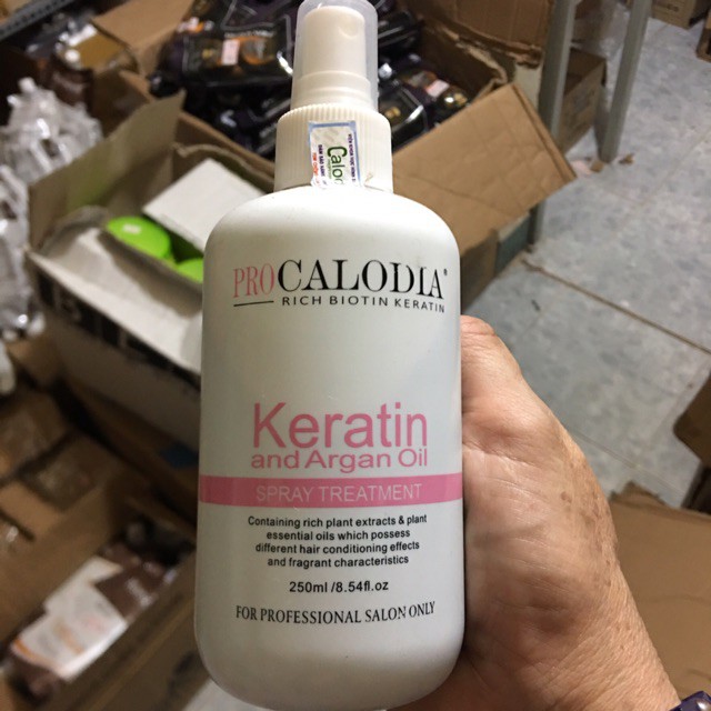 [+Tặng mũ trùm] XỊT DƯỠNG TÓC PRO CALODIA KERATIN SPRAY SIÊU MỀM MƯỢT 250ML