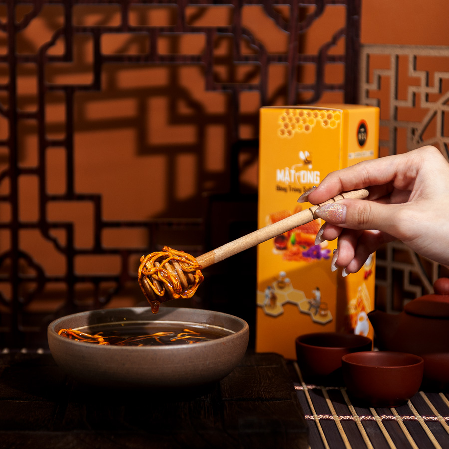 Mật Ong Đông Trùng Saffron Kim Cương Vàng (330ml/Chai)
