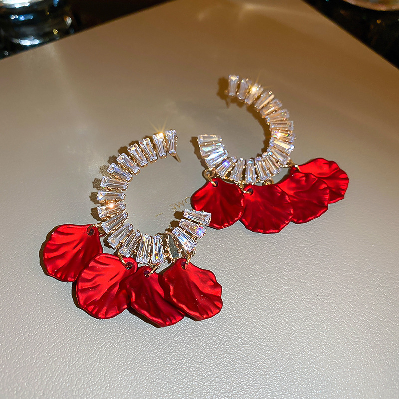 Pretty long lady earrings