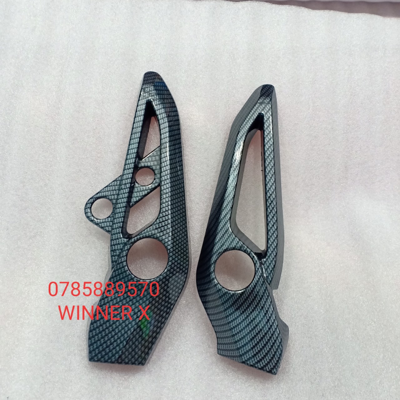 ỐP GÁC CHÂN TRƯỚC / SAU XE WINNER X ( V2 / V3 ) CARBON
