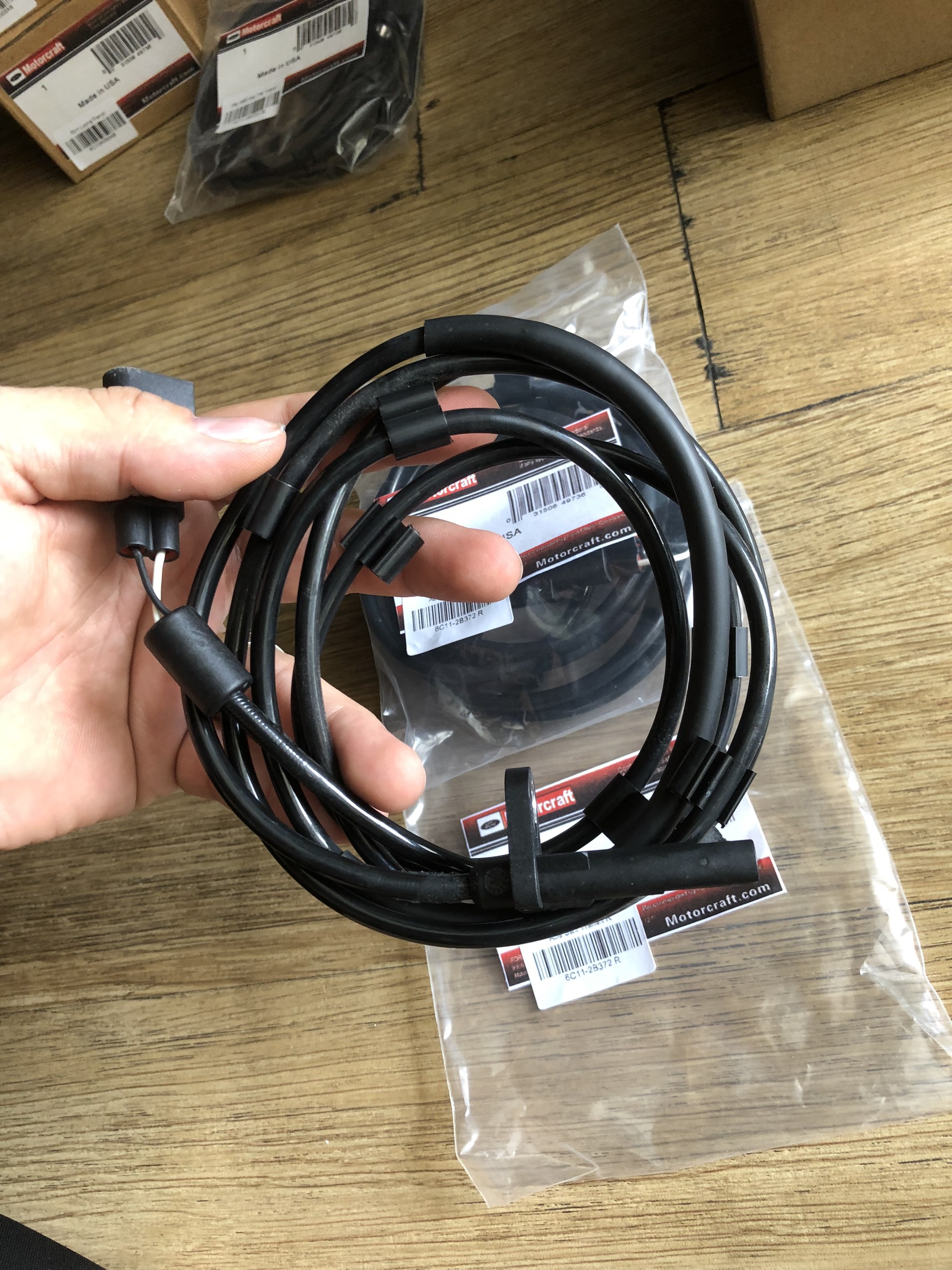 [HCM]Dây Cảm Biến ABS Sau Ford Transit
