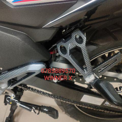 ỐP GÁC CHÂN TRƯỚC / SAU XE WINNER X ( V2 / V3 ) CARBON
