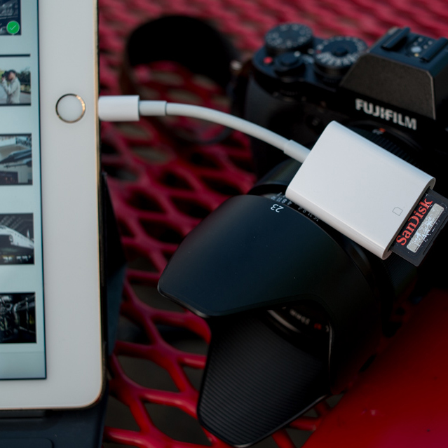 Đầu đọc thẻ nhớ máy ảnh SD SDXC cho điện thoại Iphone, Ipad