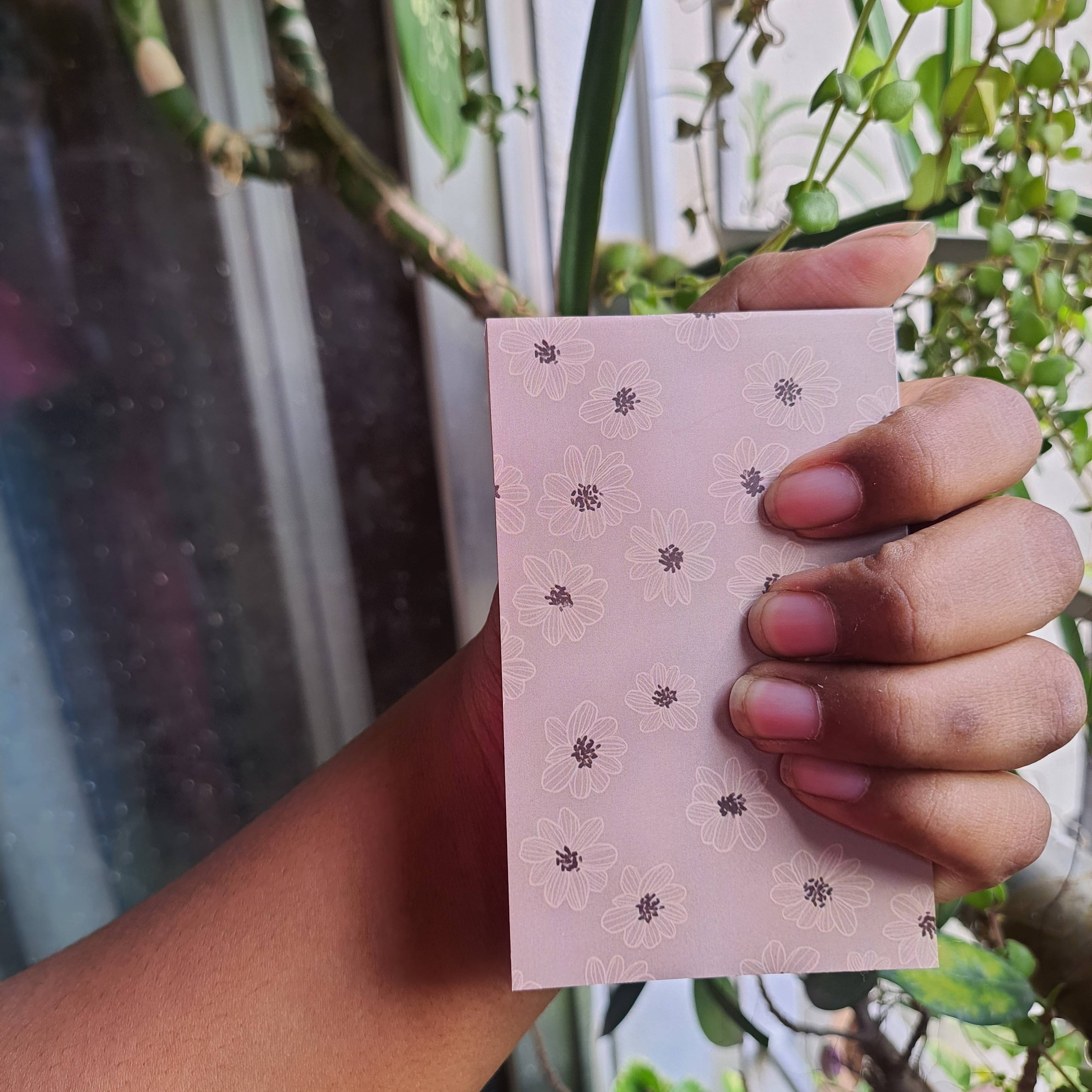 Notepad%20(1%20ps)-Pocket%20size-%20Daisy%20Novel%20-%20Image%203