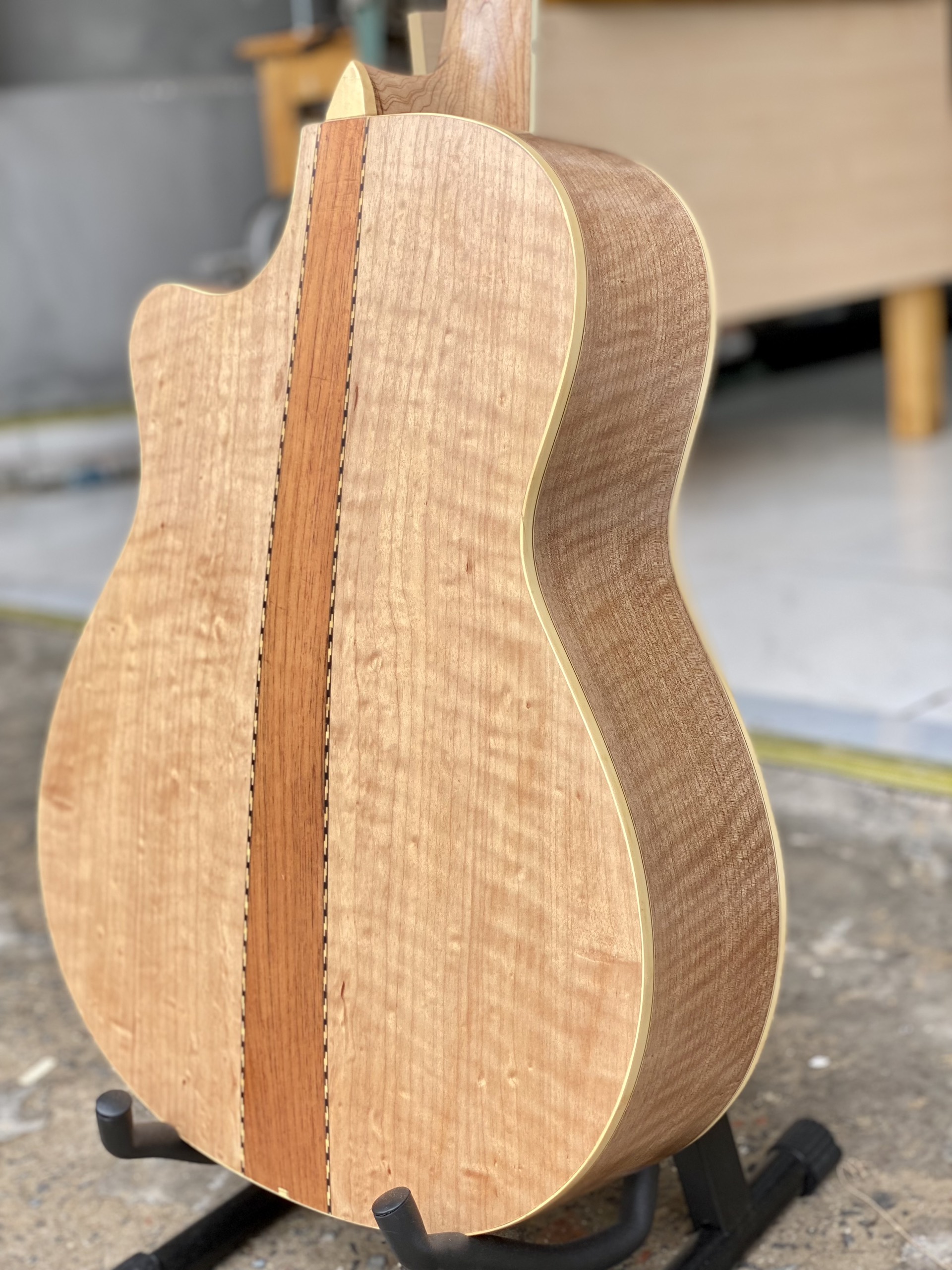 Đàn Guitar Gỗ Còng Kè Cao Cấp Tút Cần CG-47