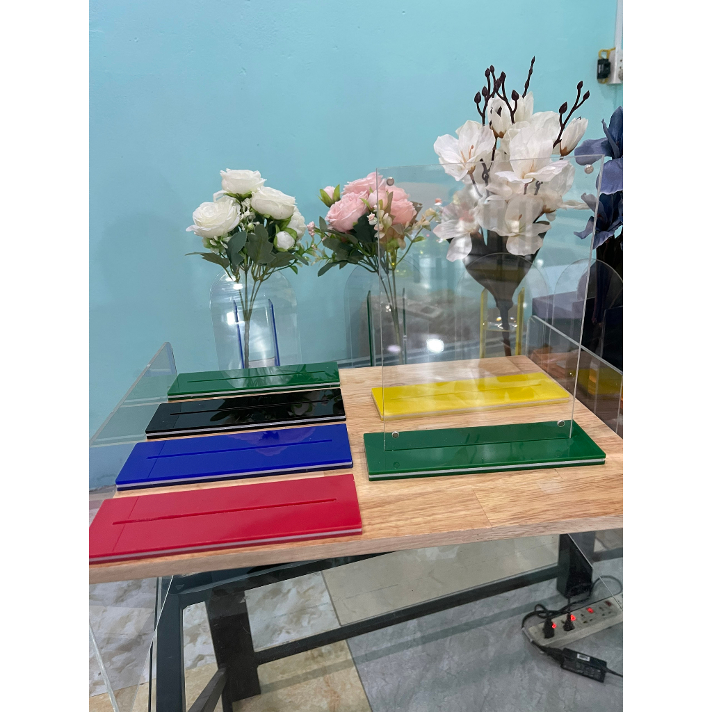 Menu mica để bàn kích thước A4 A5 A6, Hít nam châm .Mica