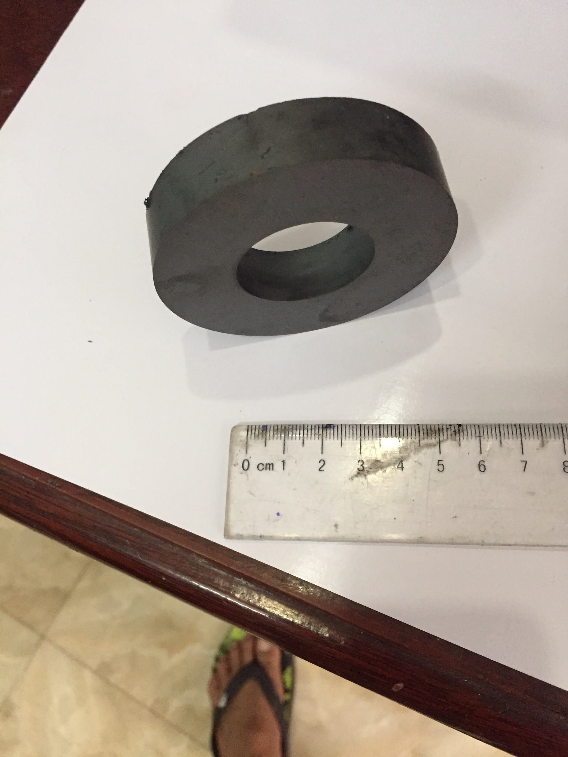 Nam châm đen Ferrite tròn  60x15mm lỗ 32