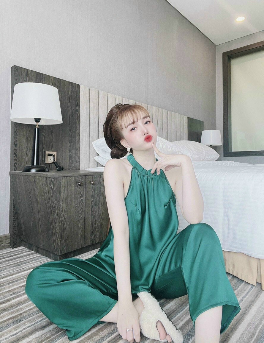 SÉT ÁO YẾM + QUẦN DÀI SATIN