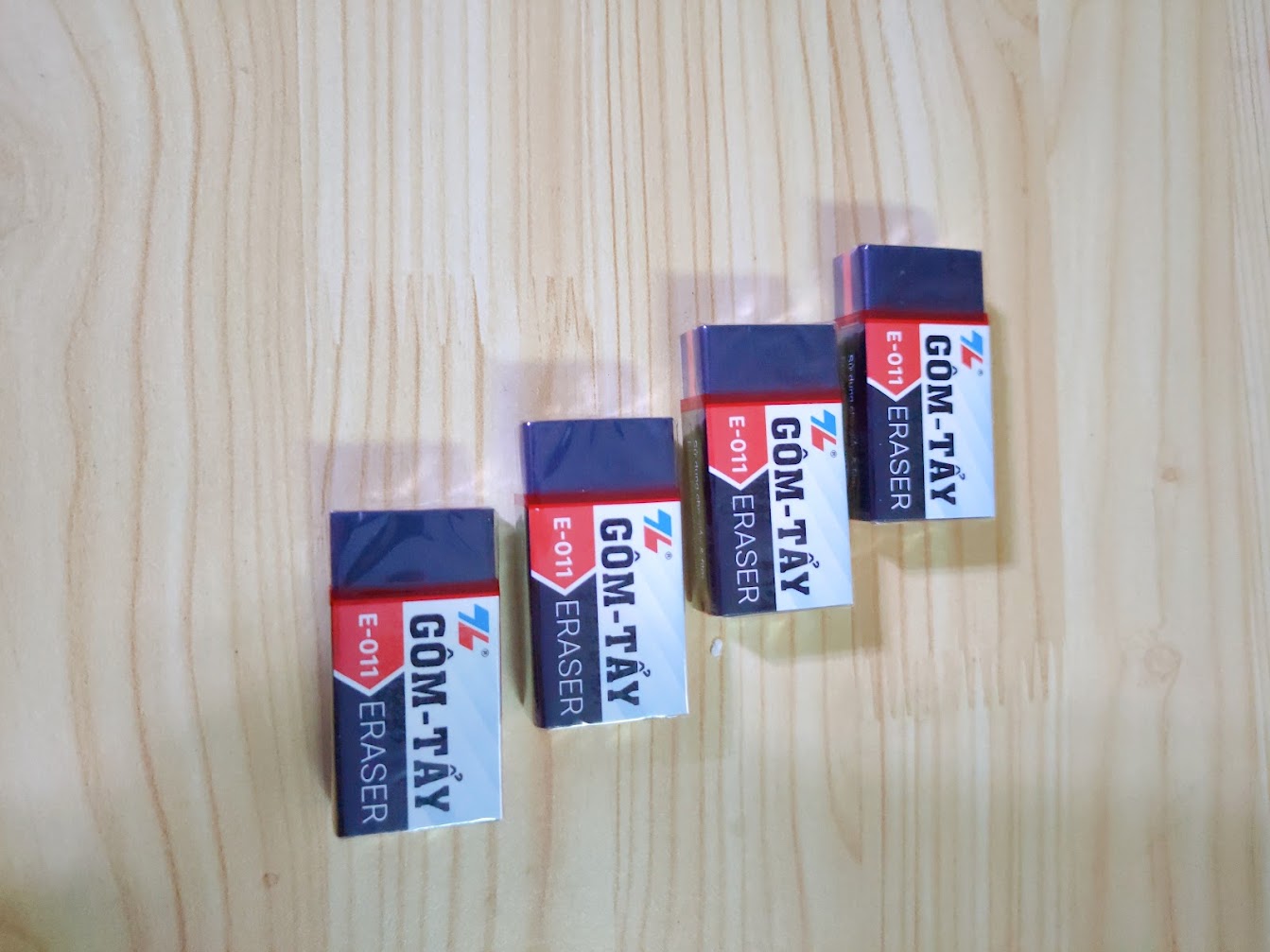 cục Gôm Đen Thiên Long E011 tẩy mực bút chì ( 1 cục )