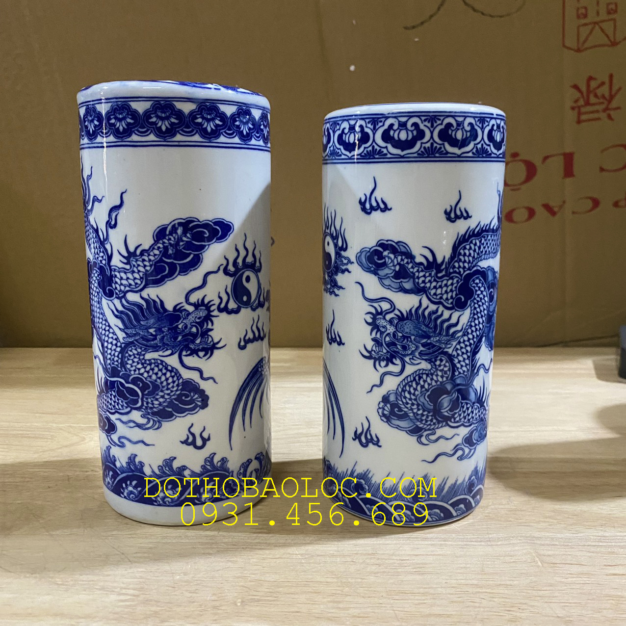 Ống đựng nhang bằng gốm sứ Bát Tràng họa tiết rồng phụng cao 21 cm