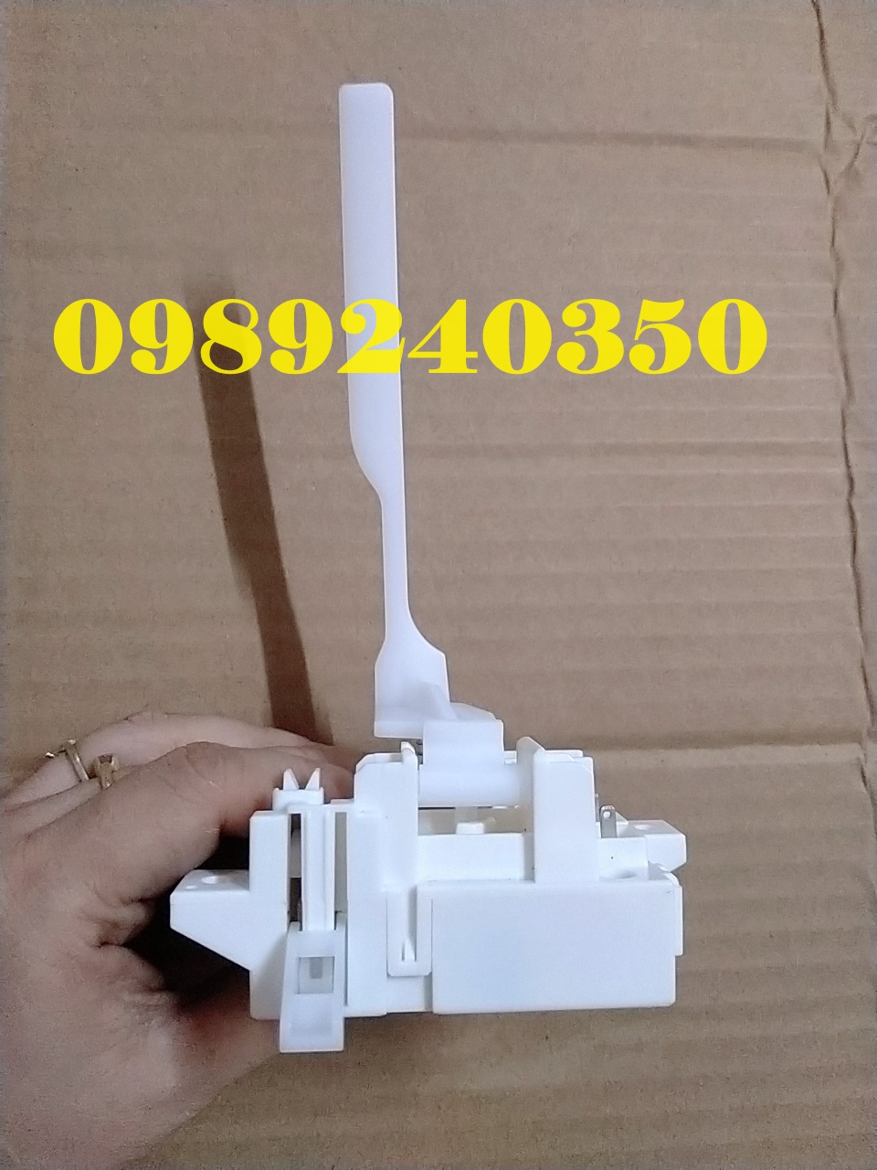 Công tắc cửa máy giặt HITACHI cửa đứng
