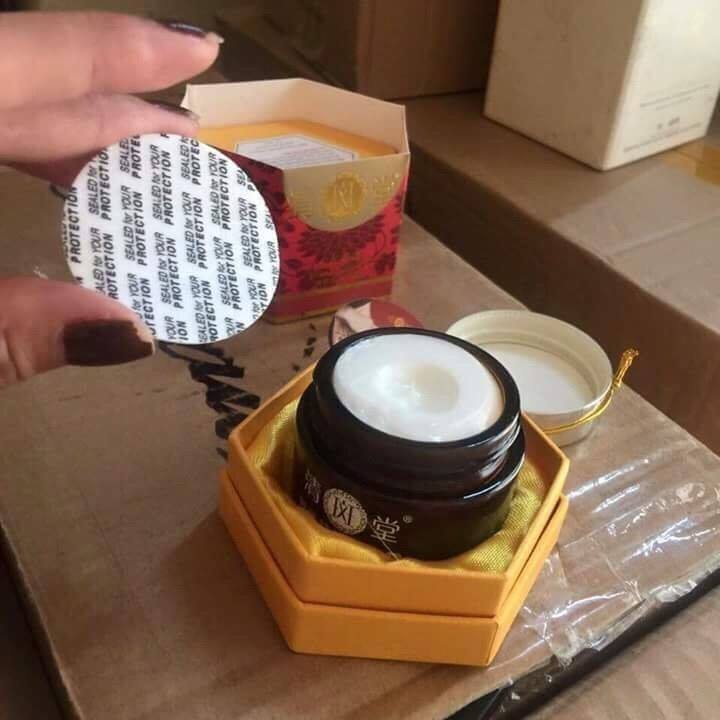 Kem vua khử nám Nhật Bản
