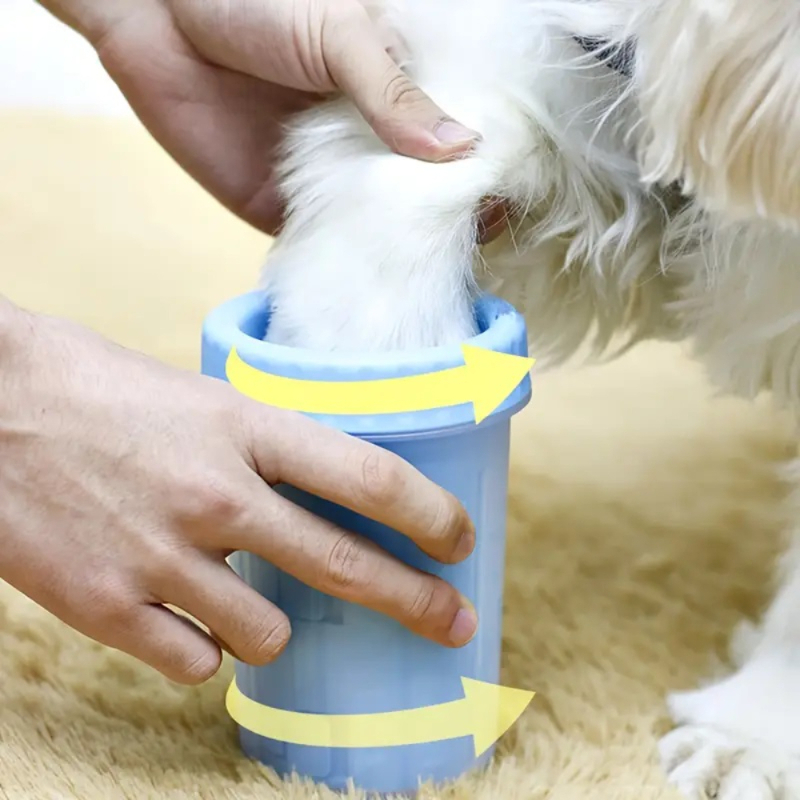 Portable%20Dog%20Paw%20Cleaner%20Cup%20-%20Mud%20&%20Dirt%20Remover%20for%20Dogs%20&%20Cats,%20Compact%20&%20Durable%20Pet%20Cleaning%20Tool,%20Easy%20Wash,%20Travel-Friend%20-%20Image%206