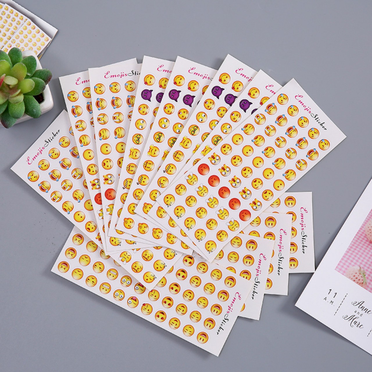Set 12 miếng Sticker Emoji, miếng dán cảm xúc siêu dễ thương LILA - 55 mặt 1 miếng