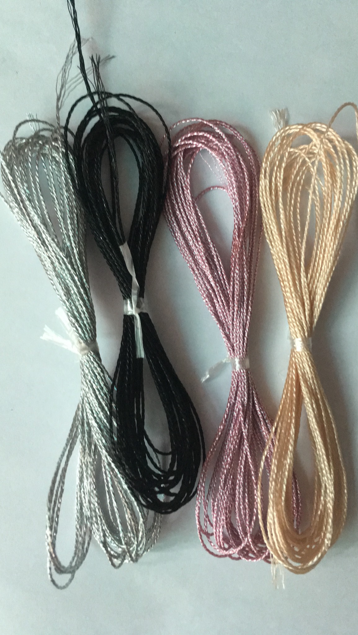 1 đoạn 4m dây nhũ 0.6mm