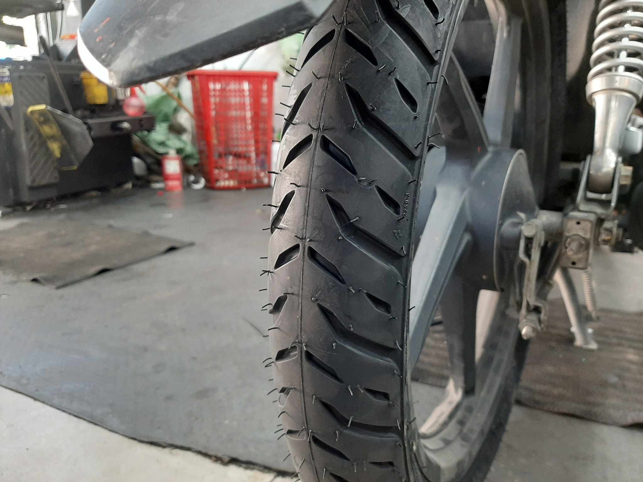 Vỏ Michelin 80/90-17 Pilot Street 2 (220058)