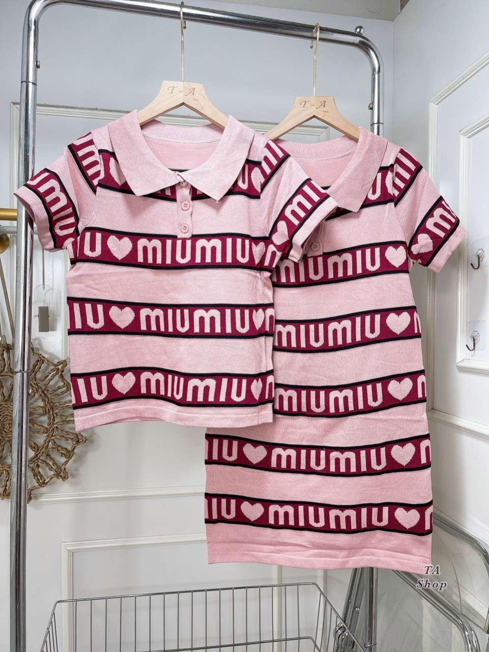 Váy len mongtoghi suông cổ đức miumiu cực hot