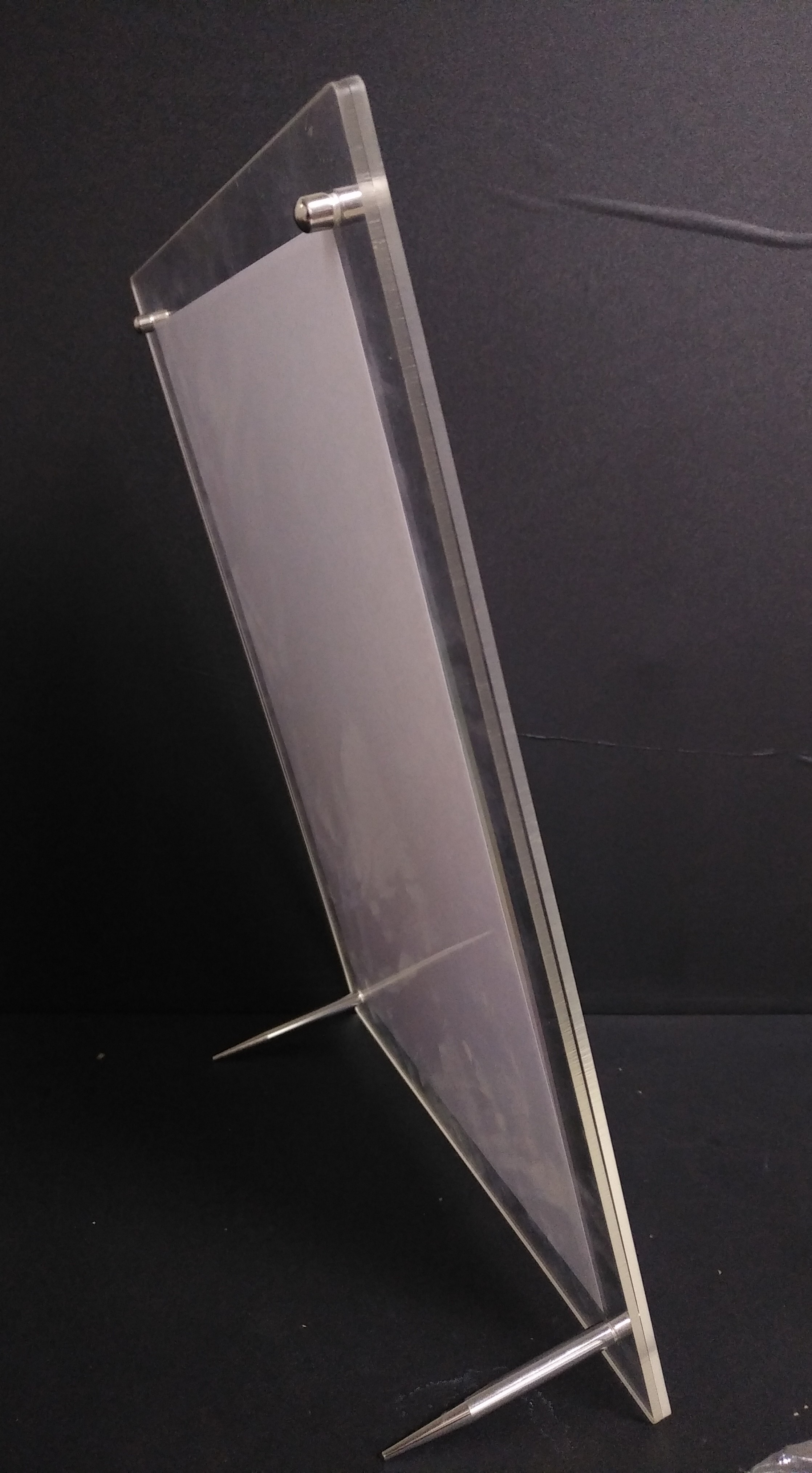 Khung ảnh mica để bàn khổ A6