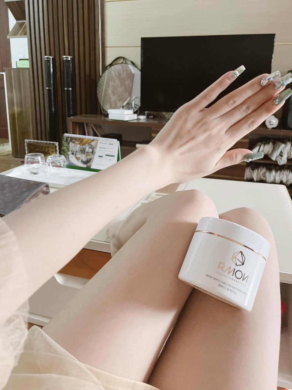 KEM DƯỠNG TRẮNG BODY RMON