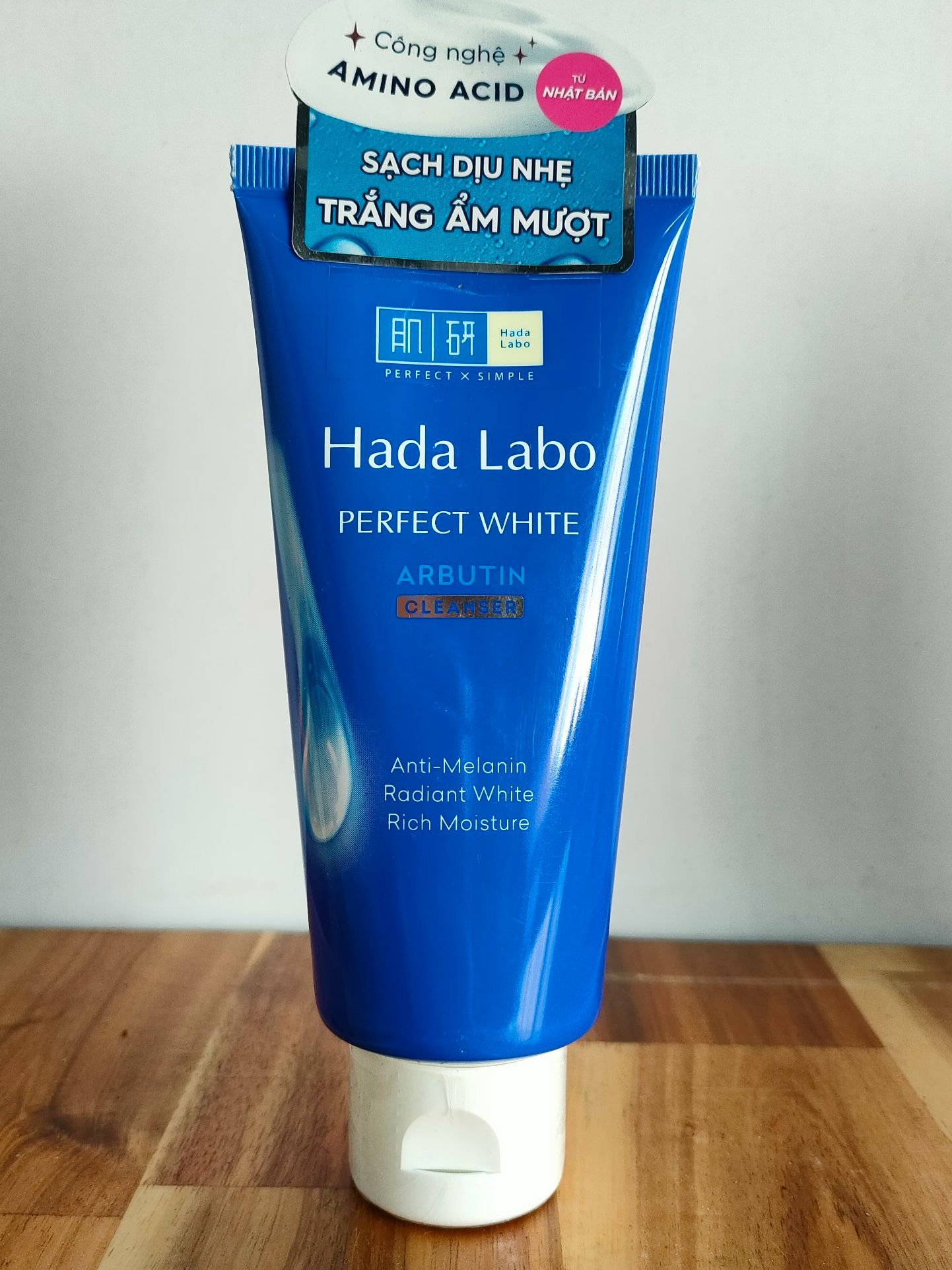 Sữa rửa mặt Hada labo DƯỠNG TRẮNG 80g XANH