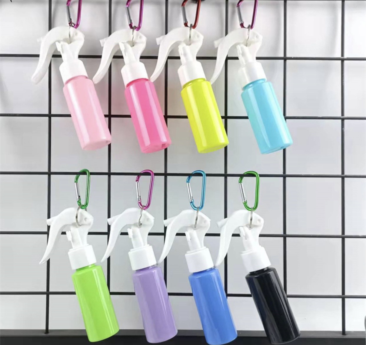 Chai xịt cồn mini kèm móc khóa