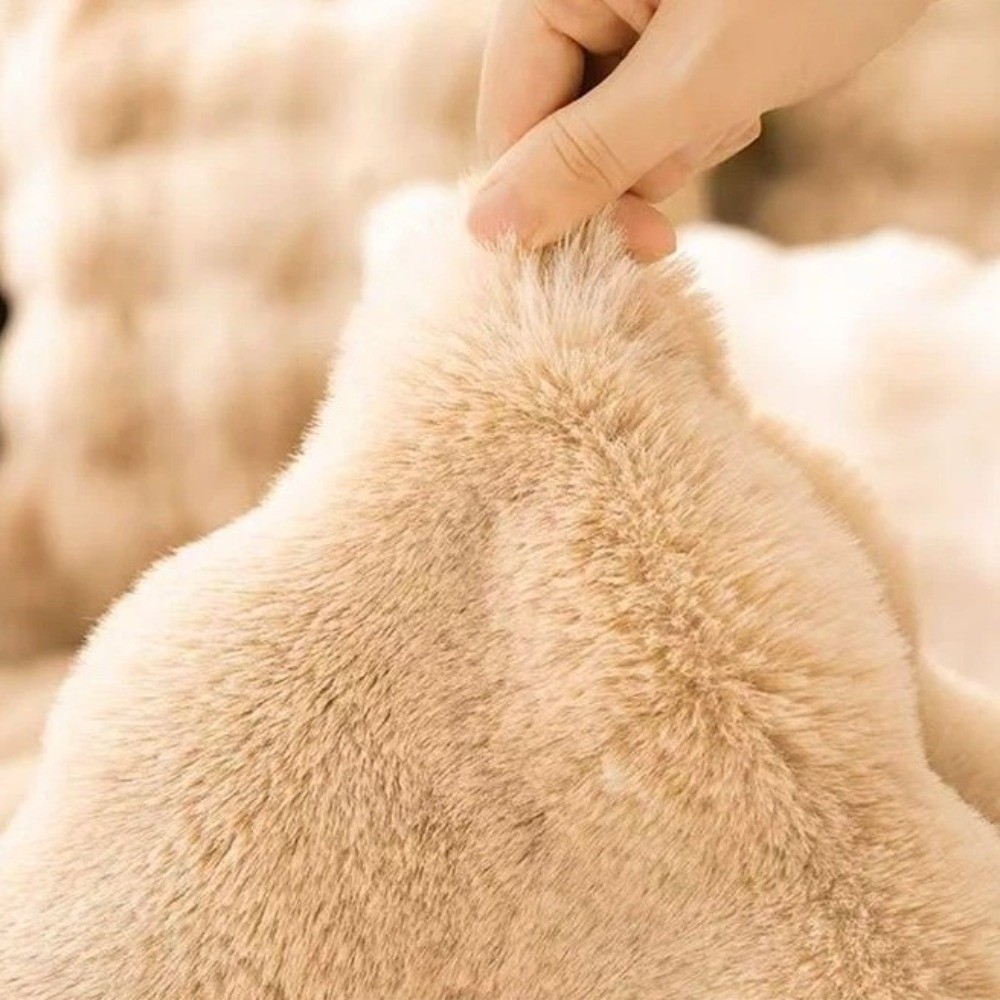 Comfortable%20Ultra-Soft%20Pet%20Plush%20Mat%20Keep%20Warm%20Thicken%20Cat%20Bed%20Mat%20Cats%20Dogs%20Sleeping%20Mat%20Pet%20-%20Image%204